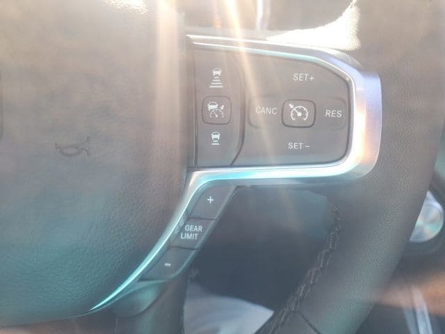 New 2026 RAM 1500 Laramie AWD/4WD image 13