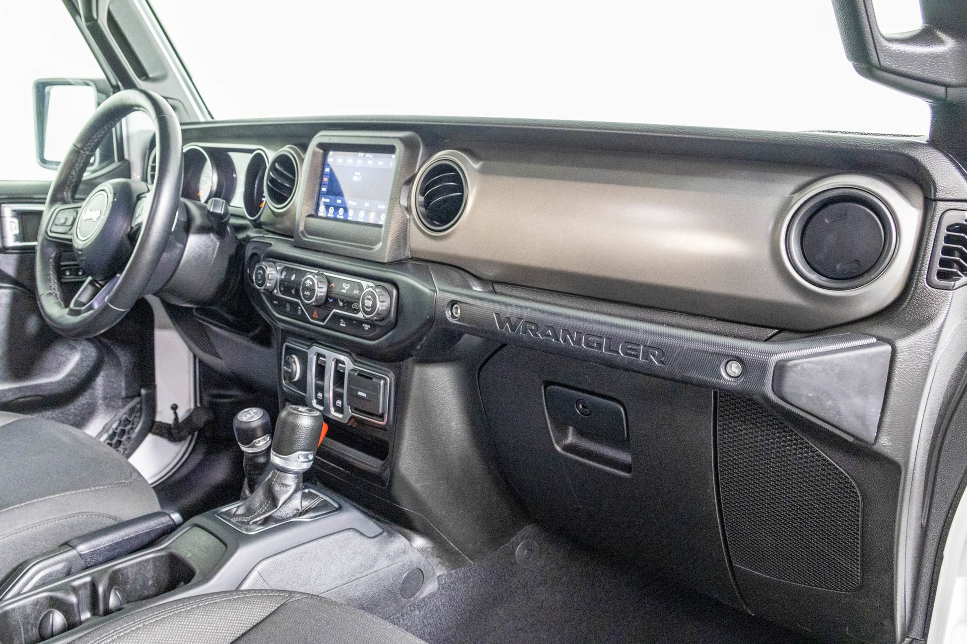 Used 2021 Jeep Wrangler Willys w/ LED Headlamp & Fog Lamp Group image 44