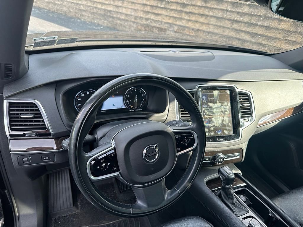 Used 2018 Volvo XC90 T6 Momentum w/ Convenience Package image 14
