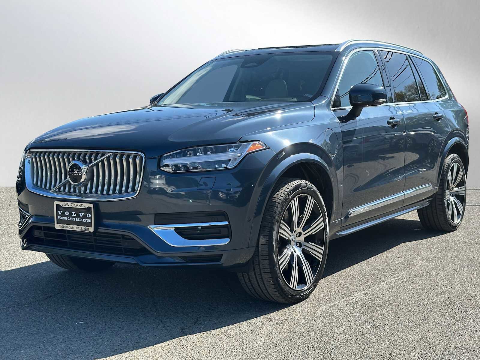 Used 2023 Volvo XC90 T8 Plus w/ Protection Package AWD/4WD image 8