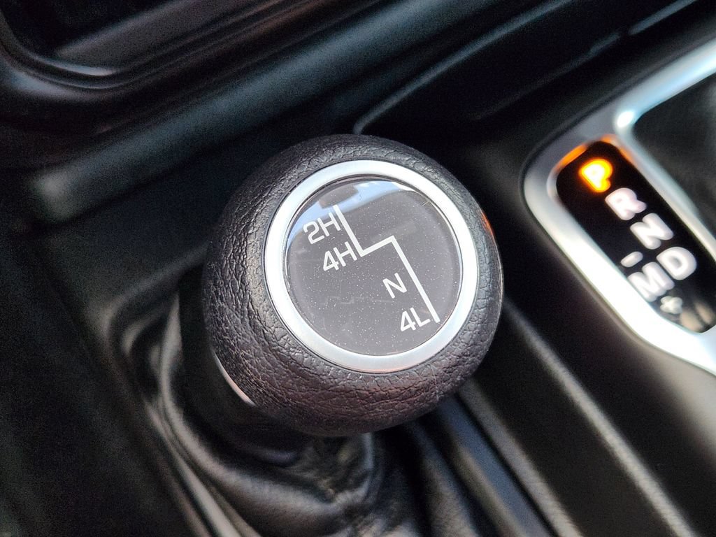 Used 2022 Jeep Wrangler Sport AWD/4WD image 12