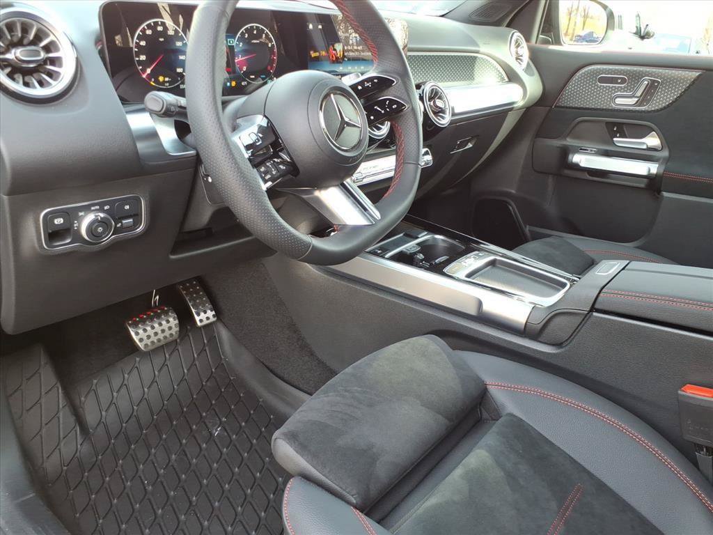 New 2026 Mercedes-Benz GLB 250 image 9