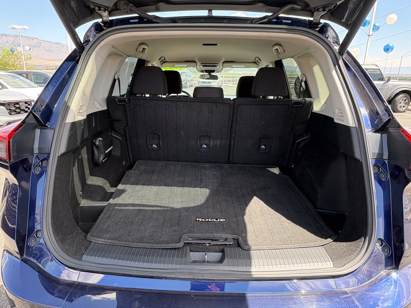 Used 2025 Nissan Rogue SV AWD/4WD image 25