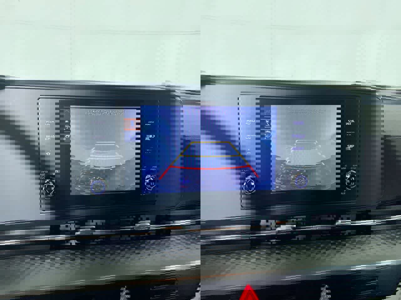 Used 2024 Kia Carnival LX image 25