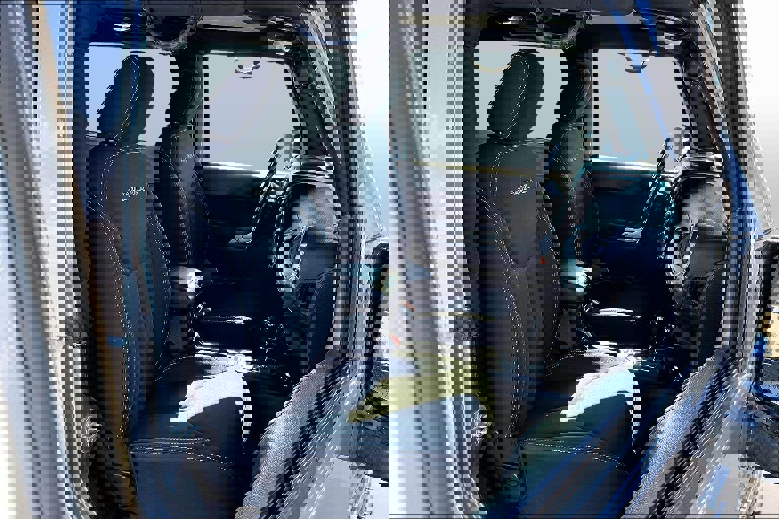 Used 2018 Jeep Wrangler Sahara w/ Connectivity Group image 7