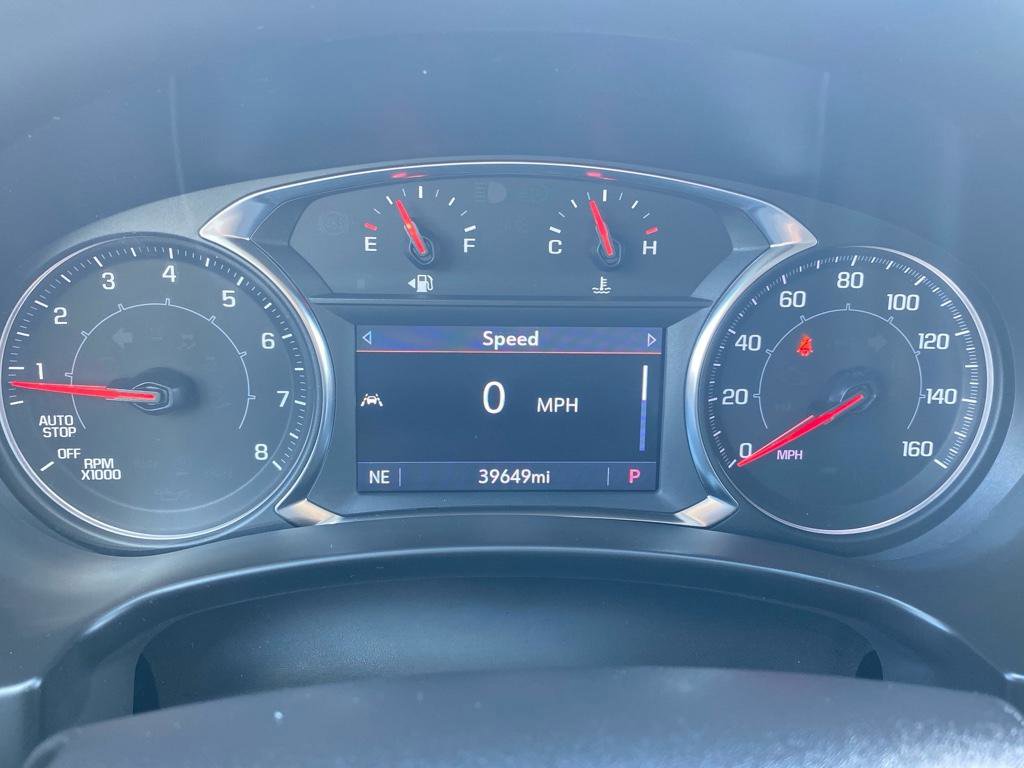 Used 2024 GMC Terrain SLT image 2