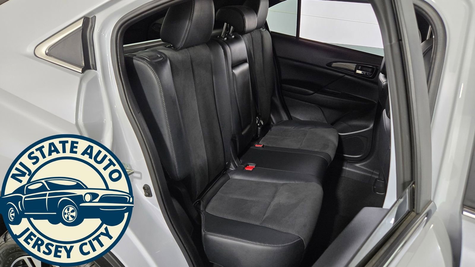Used 2023 Mitsubishi Eclipse Cross SE image 33