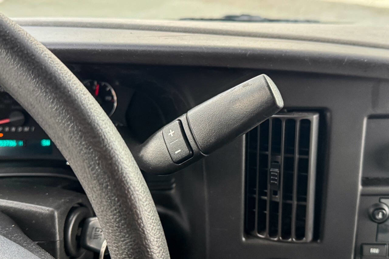 Used 2017 Chevrolet Express 2500 image 26