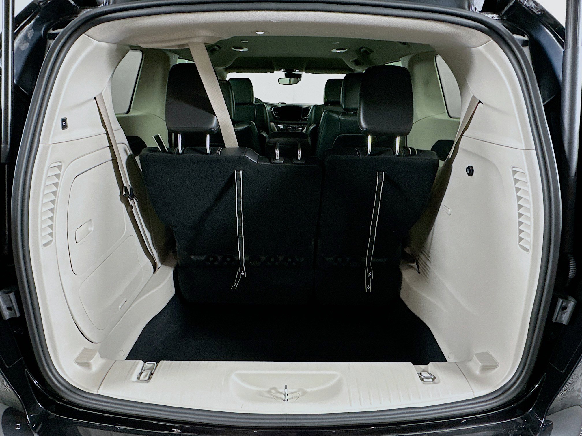 Used 2023 Chrysler Pacifica Touring-L FWD image 29