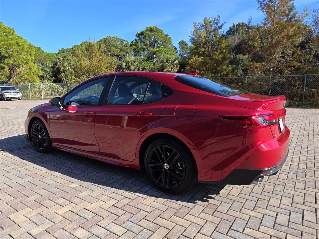 Used 2026 Toyota Camry SE image 9