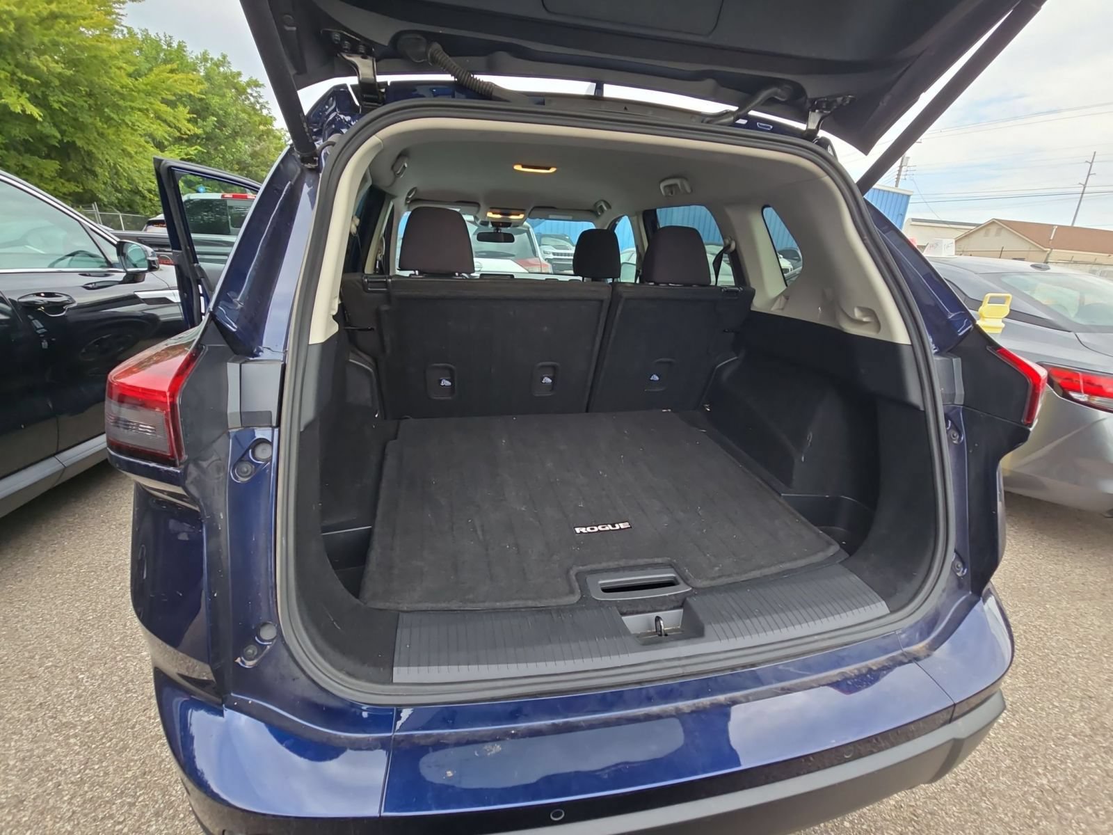 Used 2026 Nissan Rogue SV AWD/4WD image 15
