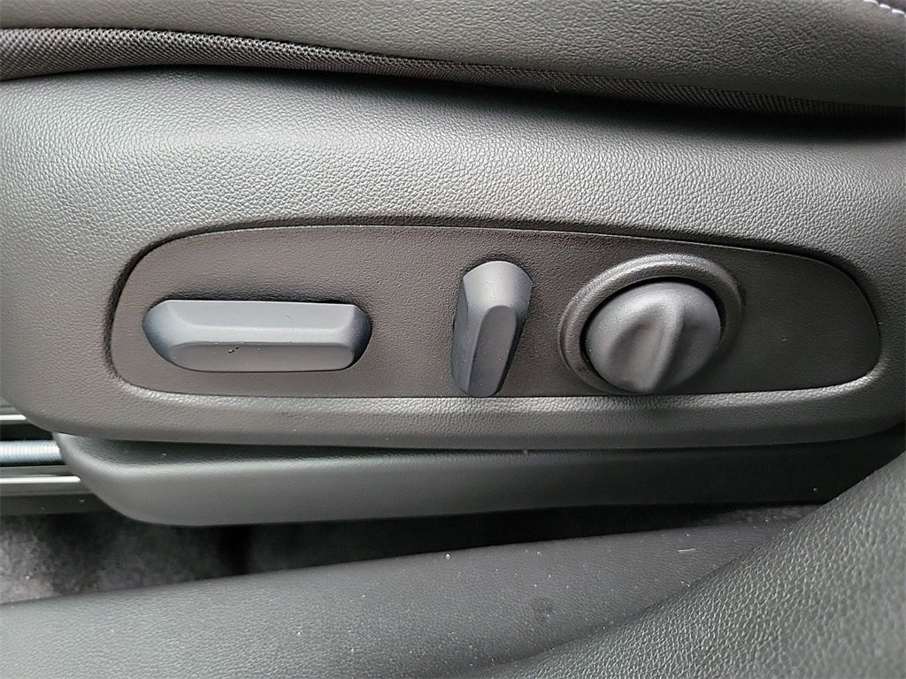 New 2026 Buick Encore GX Avenir image 17