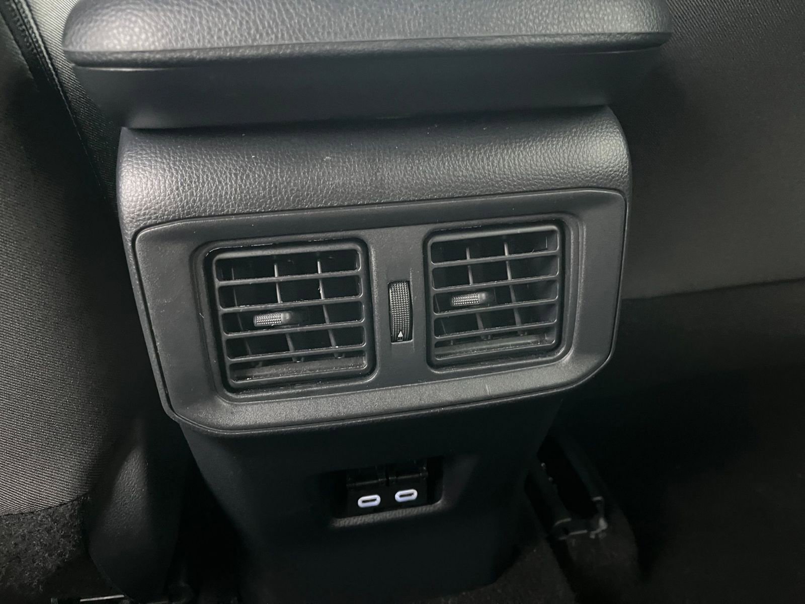 Used 2025 Toyota RAV4 XLE image 24