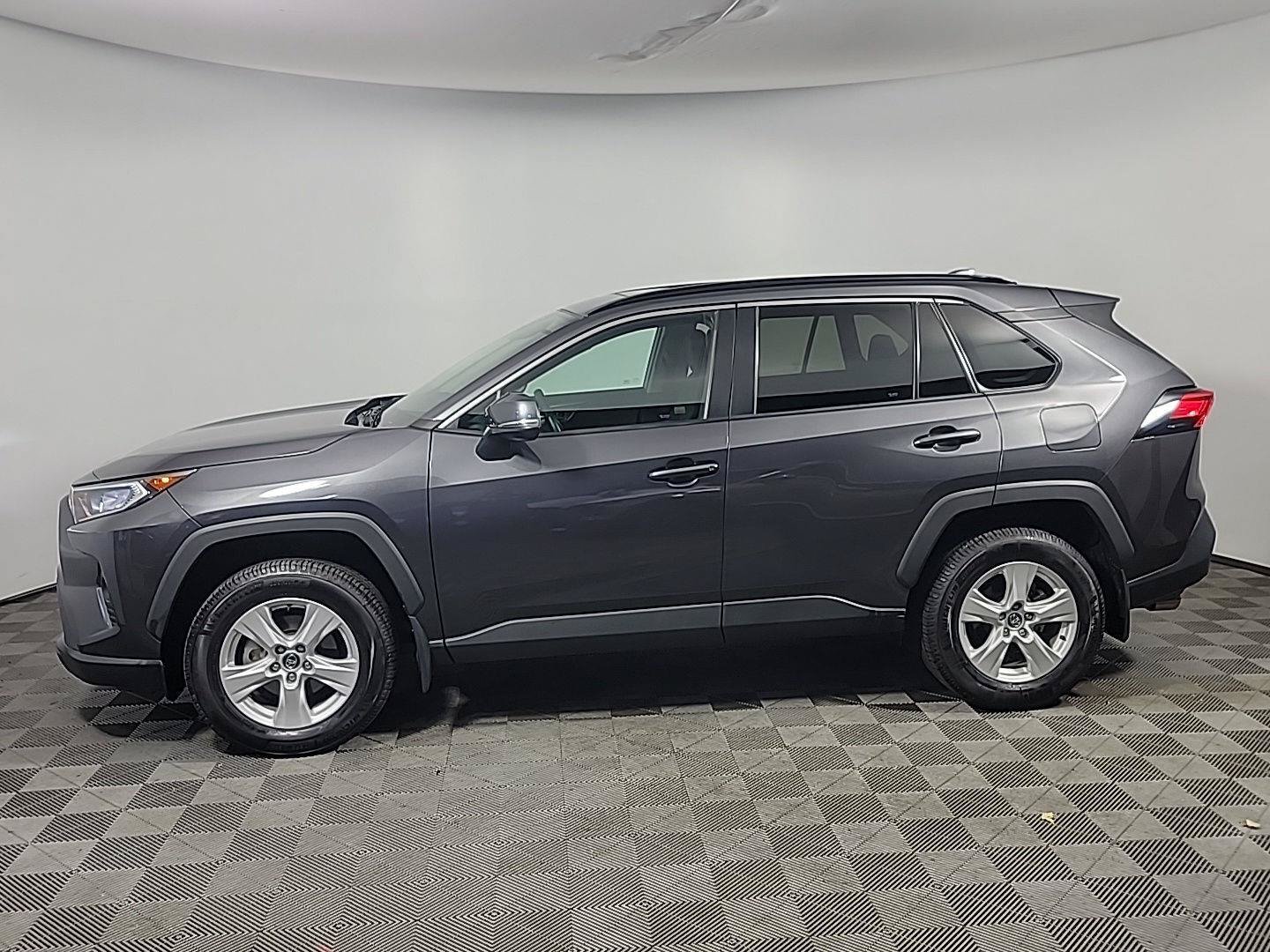 Used 2021 Toyota RAV4 XLE w/ Convenience Package AWD/4WD image 11