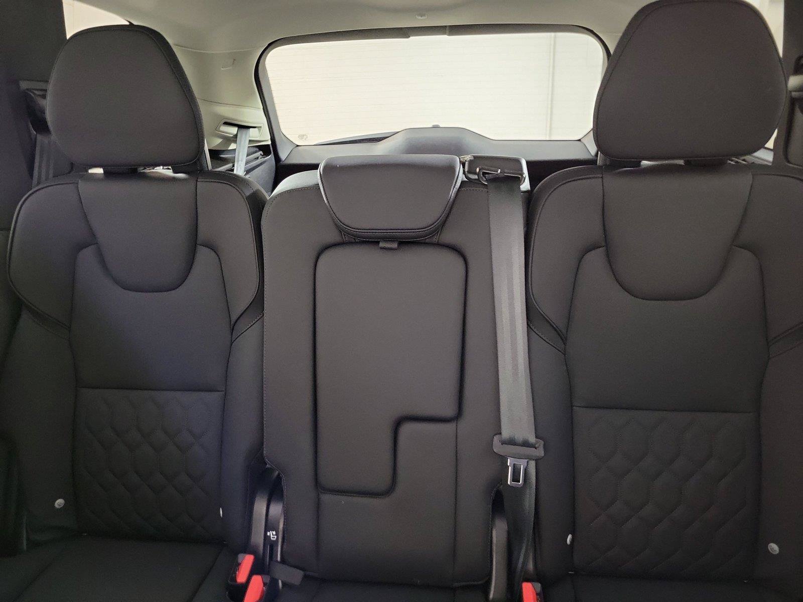 Used 2025 Volvo XC90 B6 Plus AWD/4WD image 14