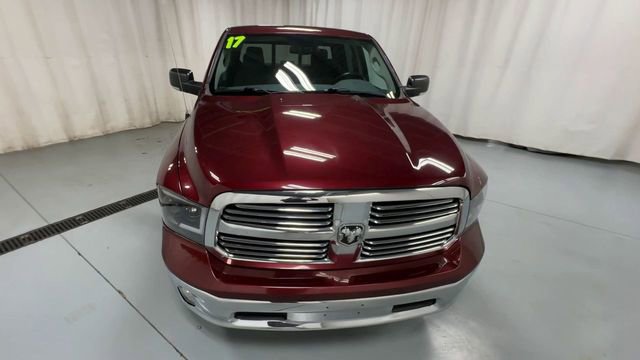 Used 2017 RAM 1500 Classic SLT w/ SLT Plus D￩cor Group image 3