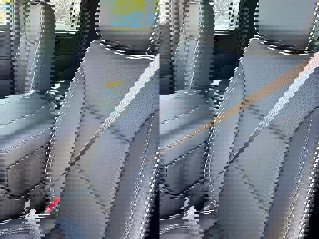 New 2026 Chevrolet Suburban Premier image 16