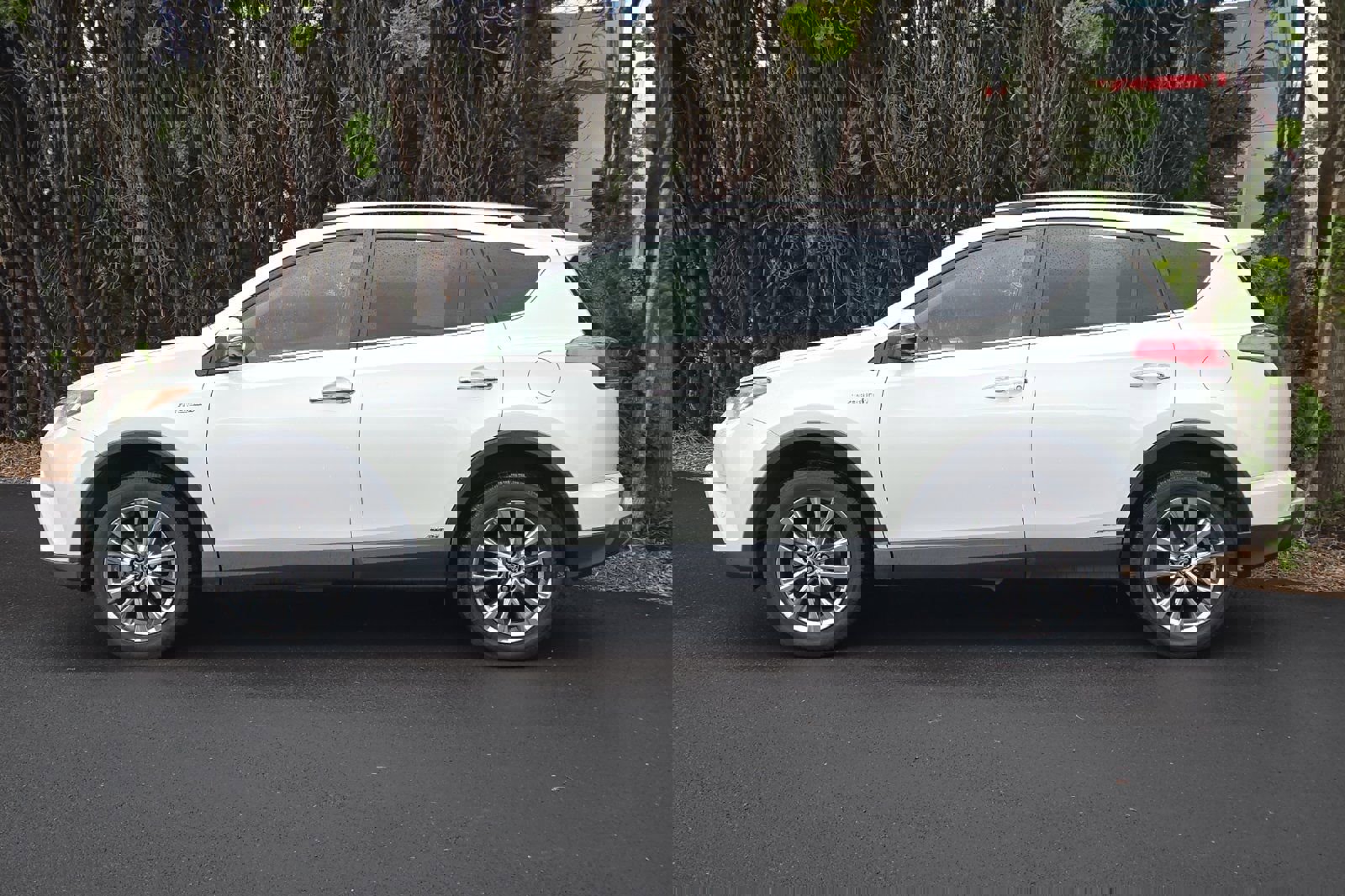 Used 2017 Toyota RAV4 Limited w/ Advanced Technology Package AWD/4WD image 7