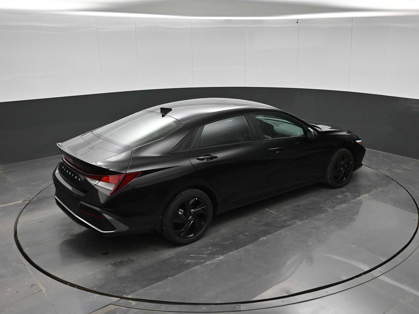 New 2026 Hyundai Elantra SEL Sport FWD image 32