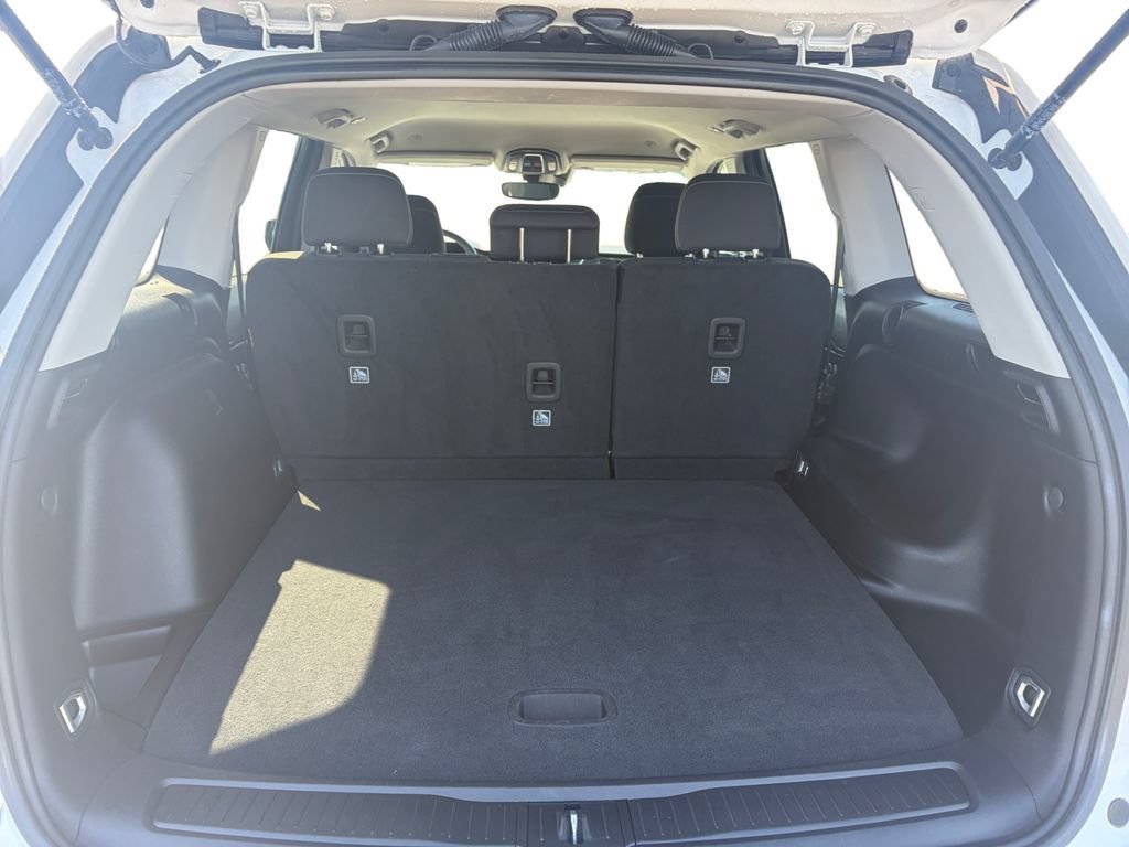 Used 2024 Jeep Grand Cherokee Laredo RWD image 19