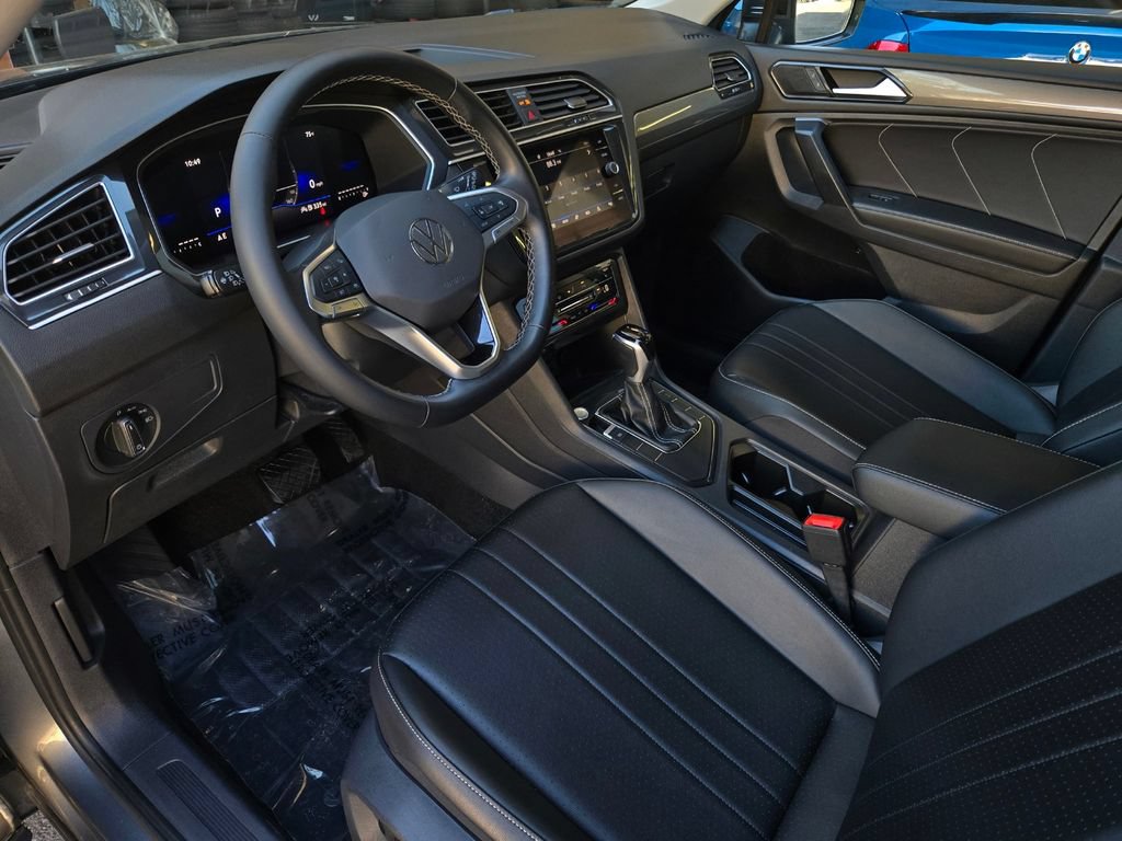 Used 2024 Volkswagen Tiguan SE FWD image 10