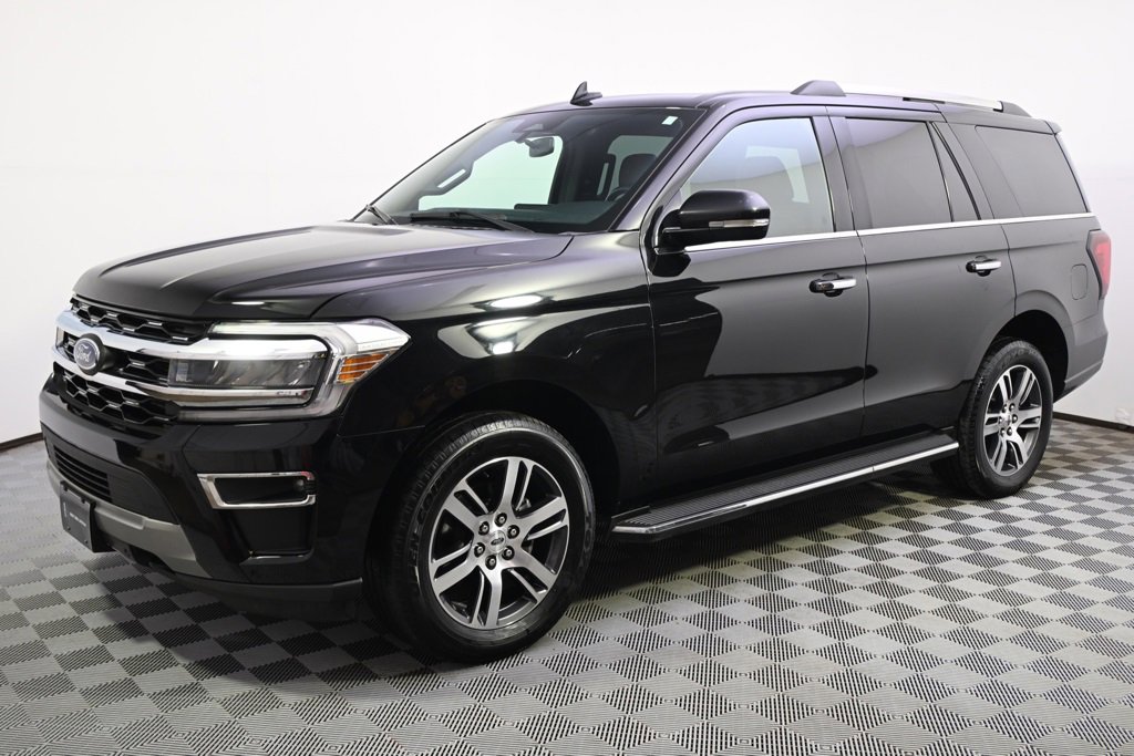 Used 2023 Ford Expedition Limited image 2