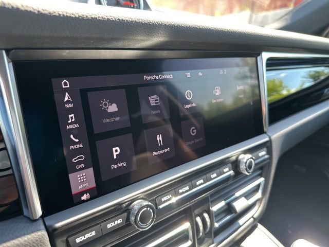 Used 2020 Porsche Macan AWD/4WD image 24