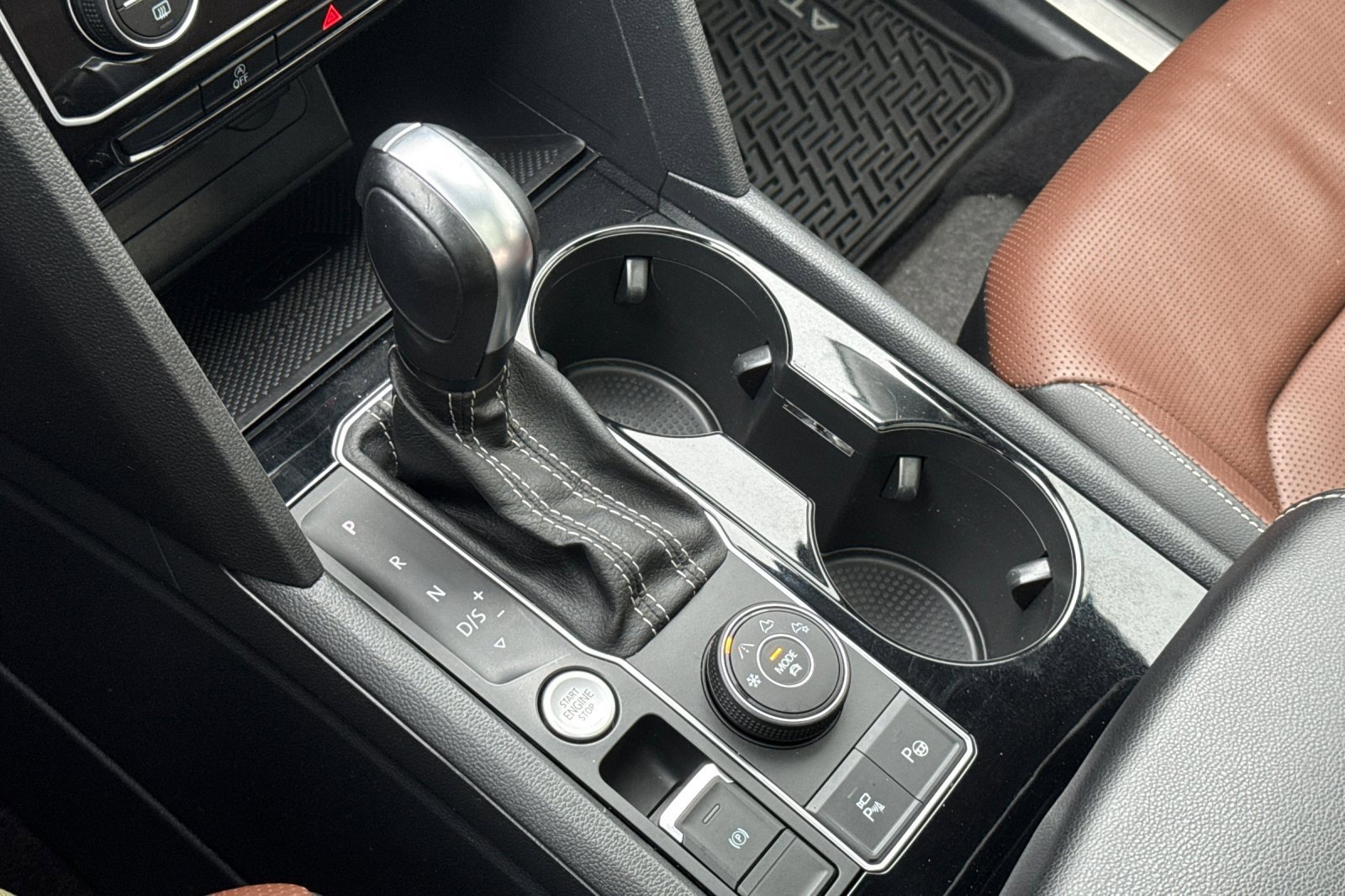 Used 2022 Volkswagen Atlas SEL Premium image 25