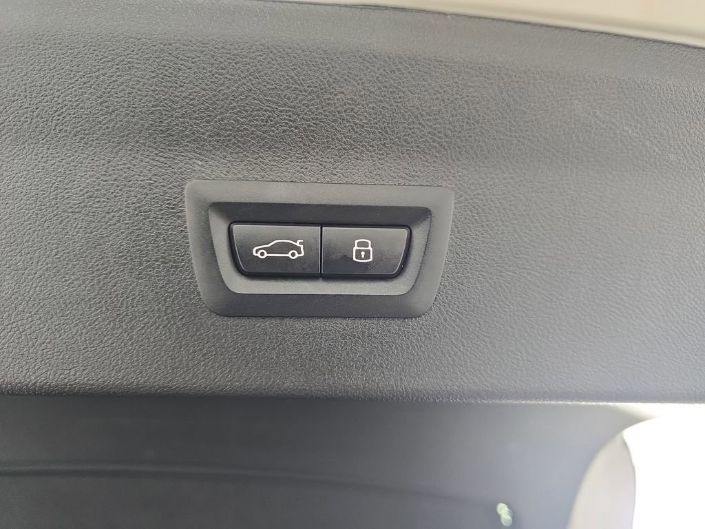 Certified 2025 BMW X4 xDrive30i w/ Premium Package image 13