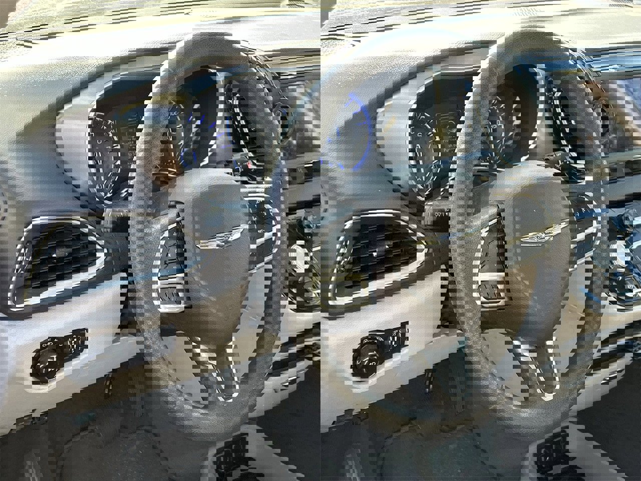 Used 2018 Chrysler Pacifica Touring Plus w/ Tire & Wheel Group image 10