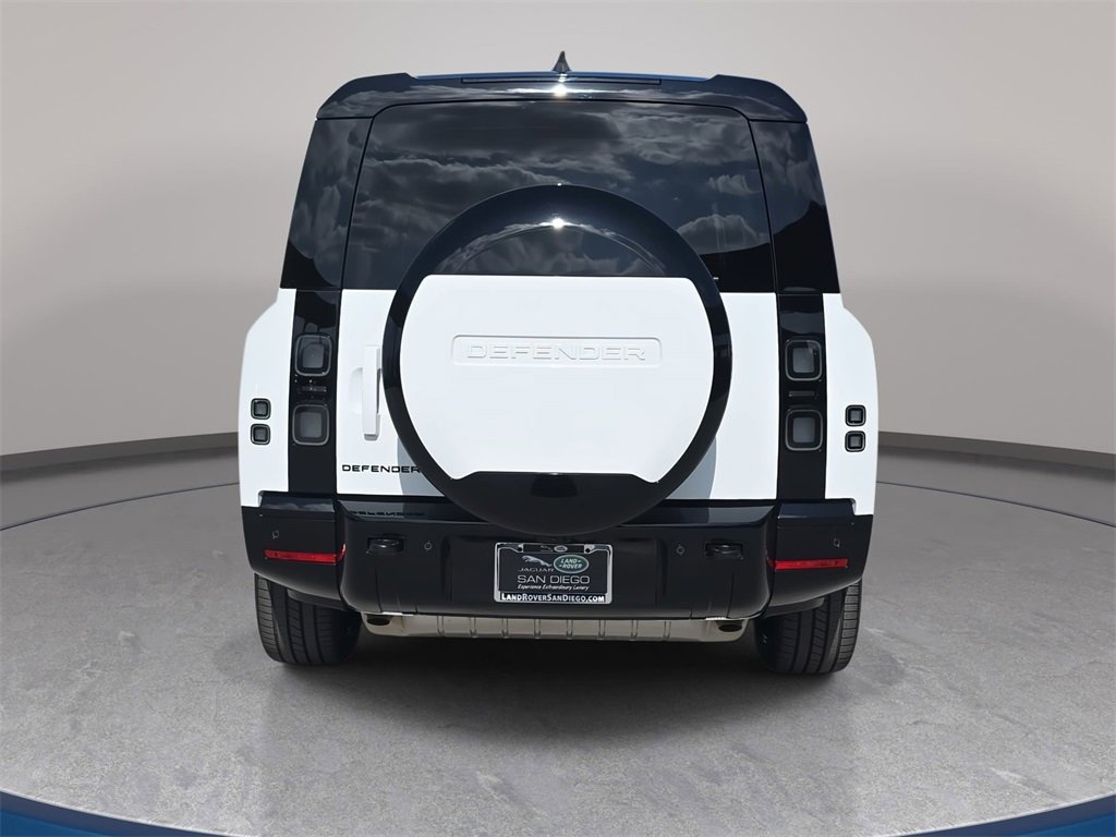 New 2026 Land Rover Defender 130 X-Dynamic SE image 6