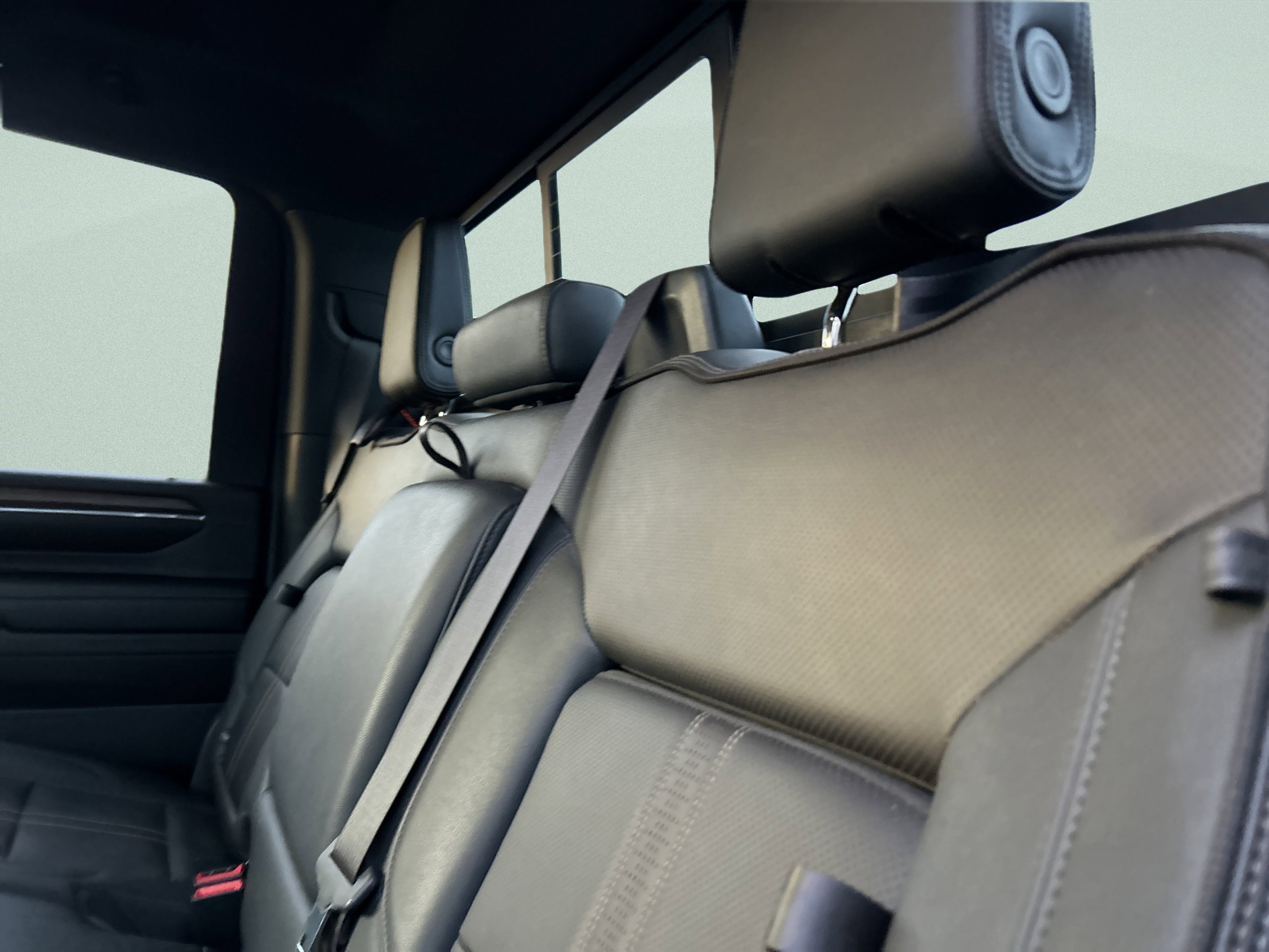 Used 2024 Chevrolet Silverado 2500 High Country w/ Technology Package image 12