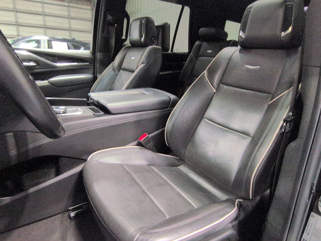 Used 2023 Cadillac Escalade Sport AWD/4WD image 16