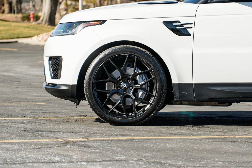 Used 2019 Land Rover Range Rover Sport SE image 8