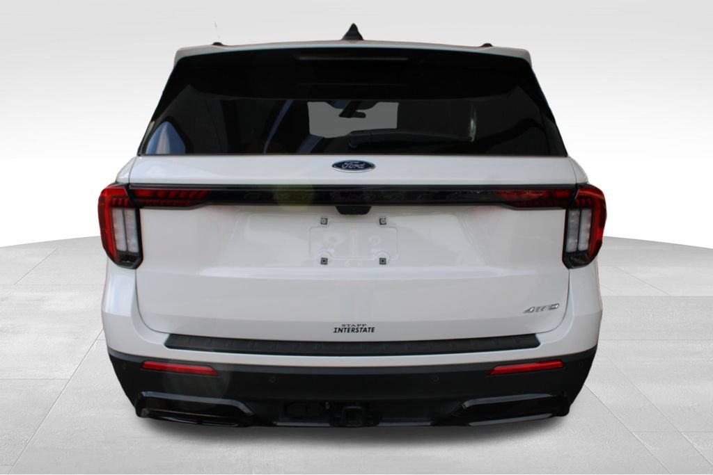 Used 2025 Ford Explorer ST-Line AWD/4WD image 14