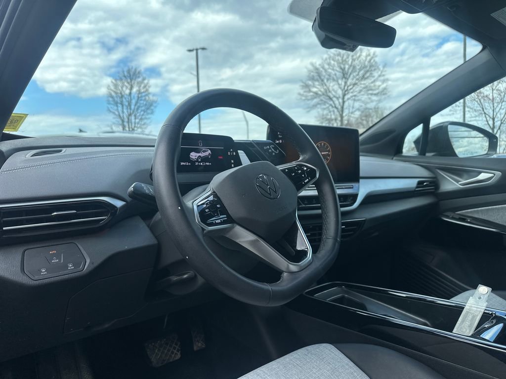 Used 2023 Volkswagen ID.4 Pro image 6