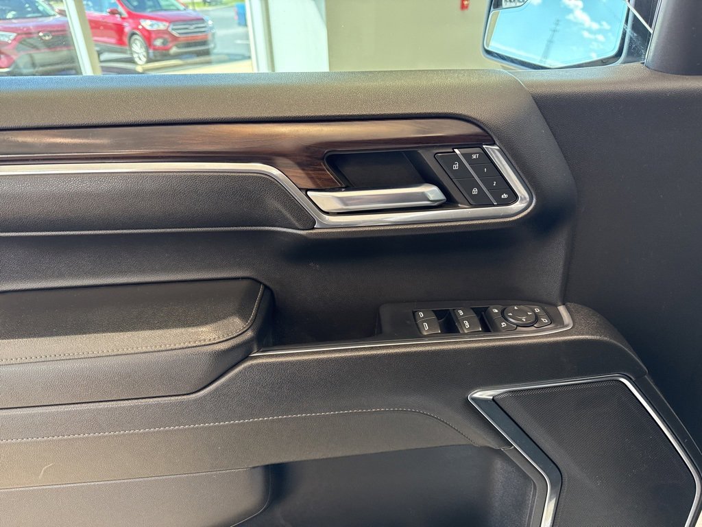 Used 2024 GMC Sierra 1500 SLT image 11