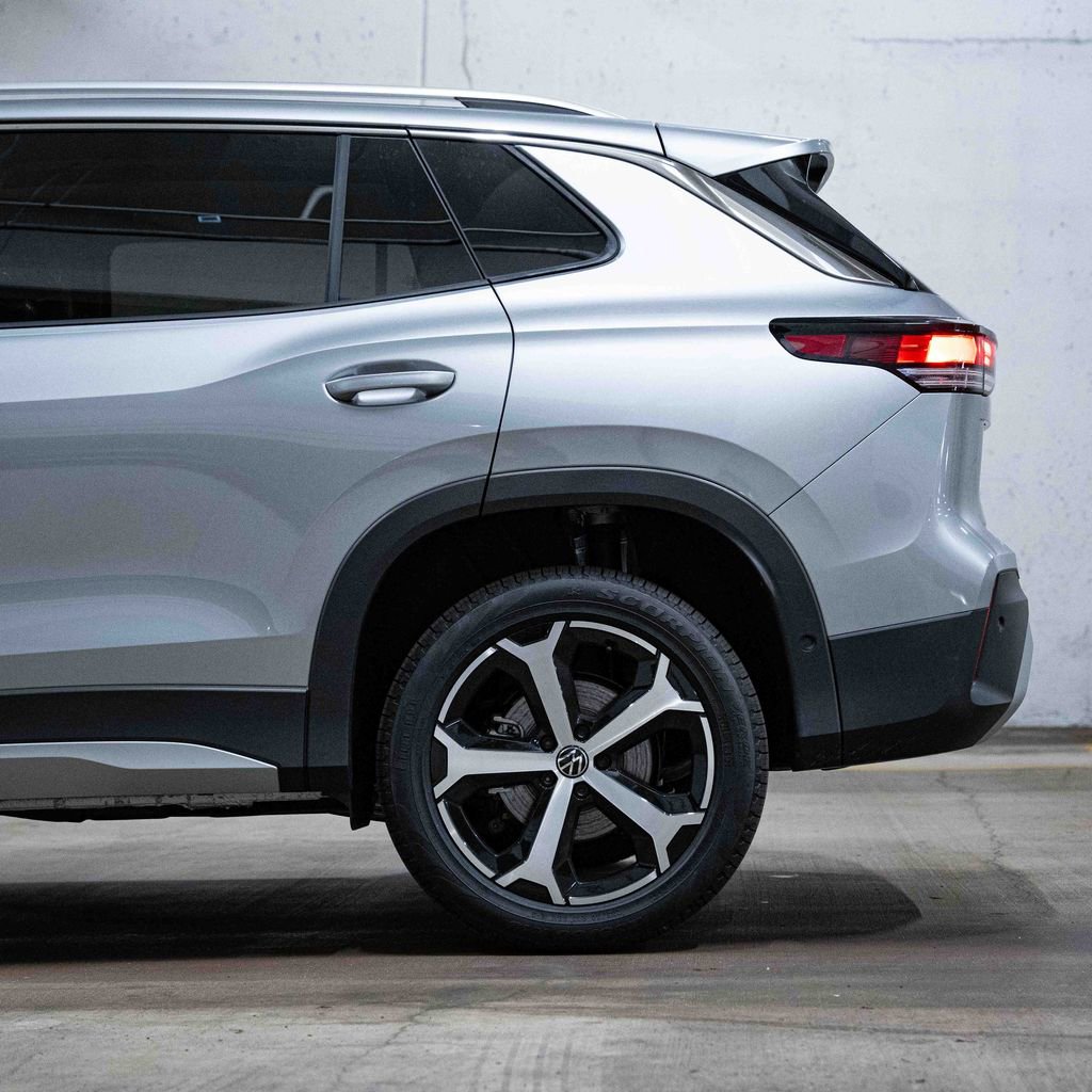 New 2026 Volkswagen Tiguan SE FWD image 4