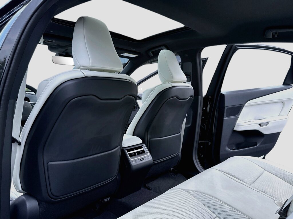 New 2026 Lexus ES 350e w/ Convenience Package FWD image 7