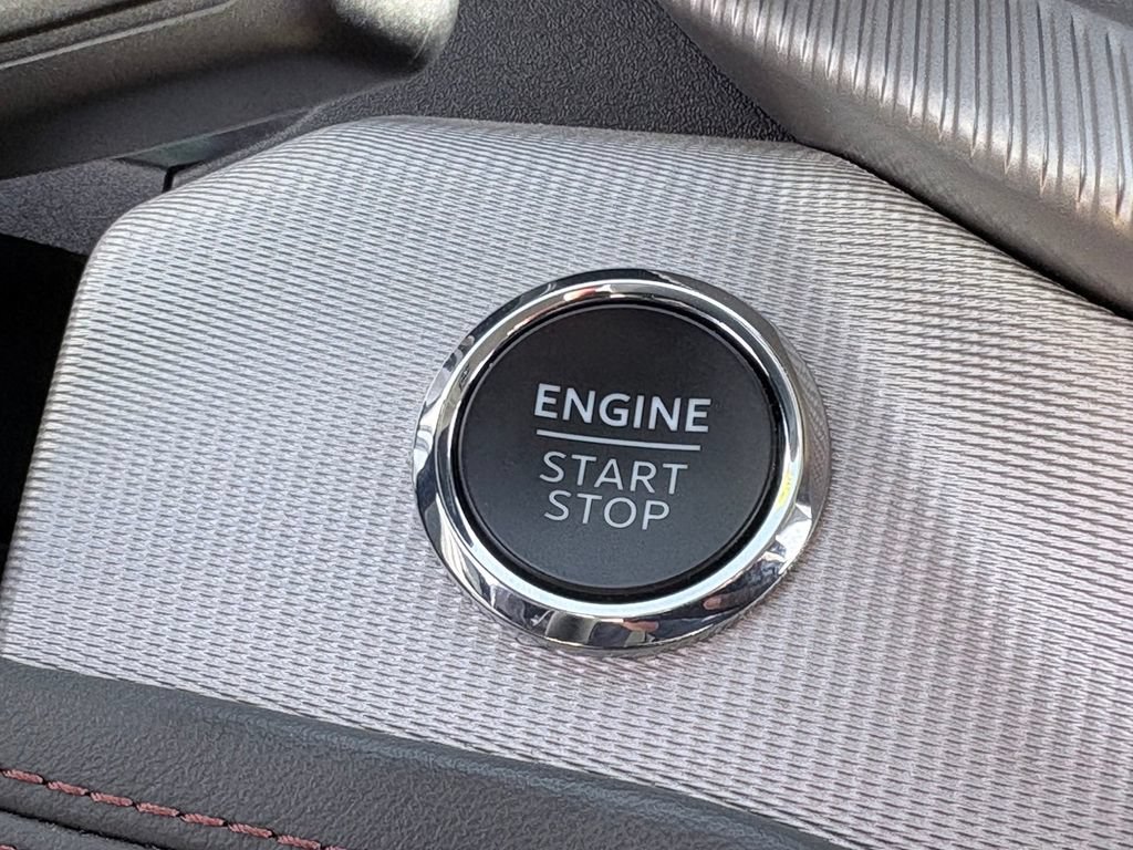 Used 2025 Ford Explorer Active RWD image 18