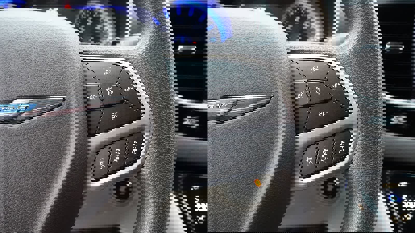 Used 2019 Chrysler Pacifica Touring Plus w/ Advanced Safetytec Group image 28