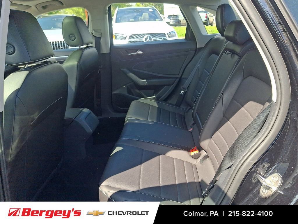 Used 2024 Volkswagen Jetta SE image 11