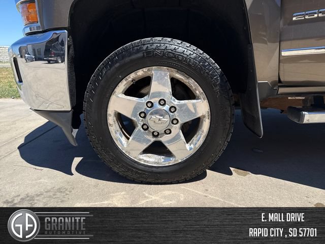 Used 2015 Chevrolet Silverado 2500 LTZ w/ LTZ Plus Package AWD/4WD image 26