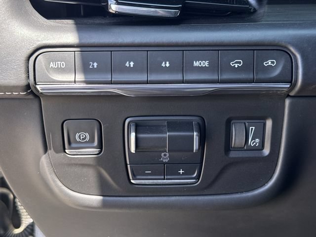 Certified 2022 Cadillac Escalade Premium Luxury Platinum w/ Heavy-Duty Trailer Package AWD/4WD image 24