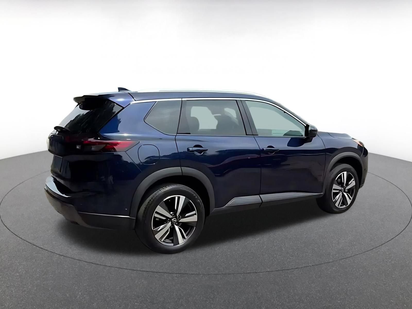 Used 2026 Nissan Rogue SL FWD image 14