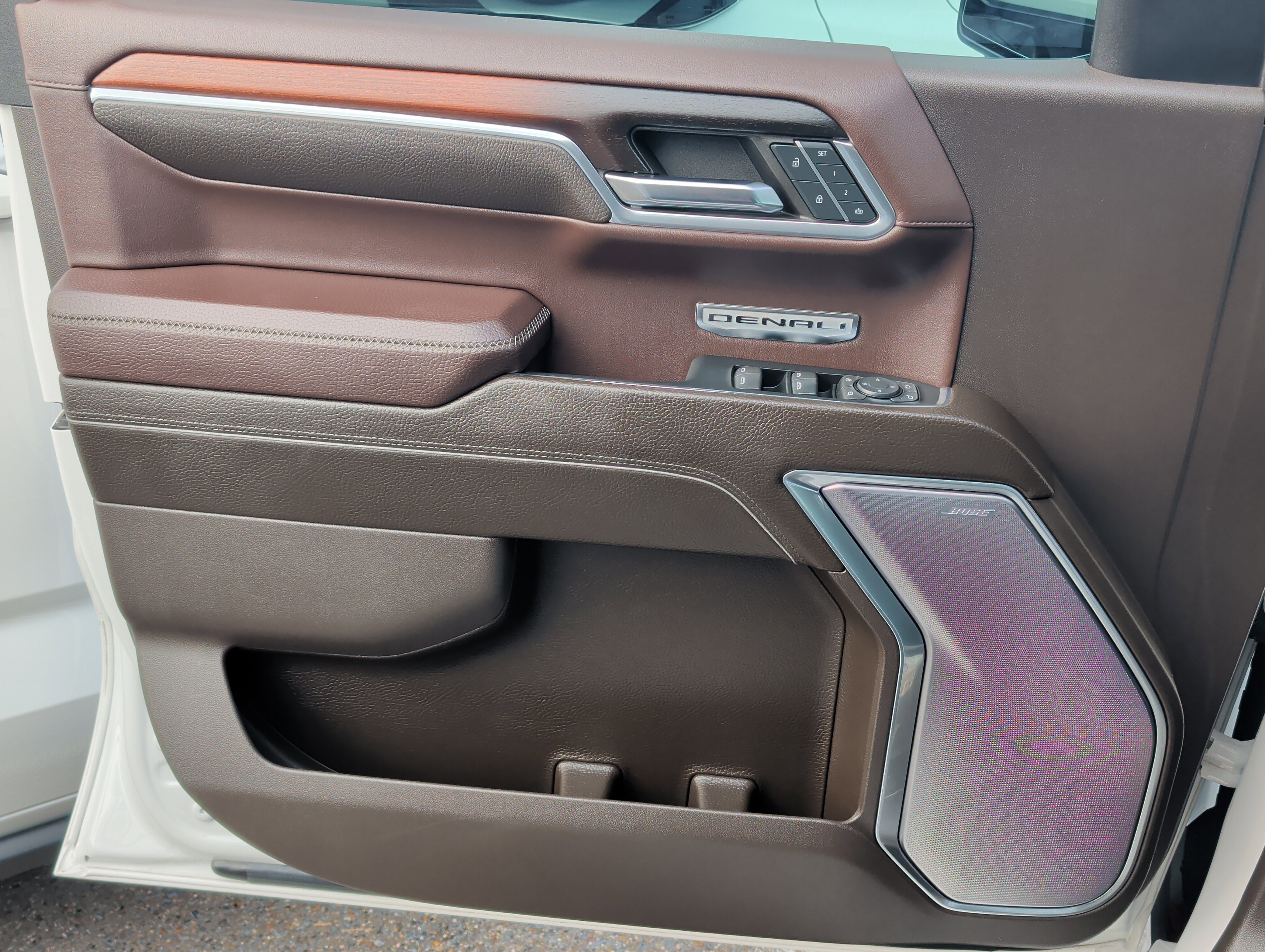 Used 2024 GMC Sierra 1500 Denali RWD image 8