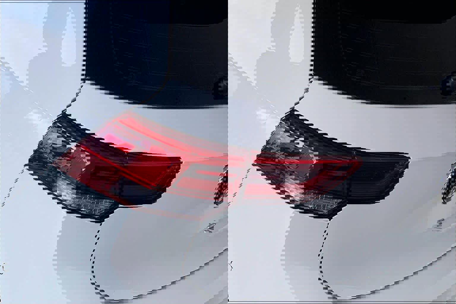 Used 2024 Volkswagen Golf R image 27