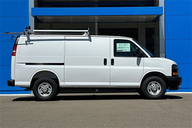 New 2025 Chevrolet Express 2500 Work Van w/ Driver Convenience Package image 4