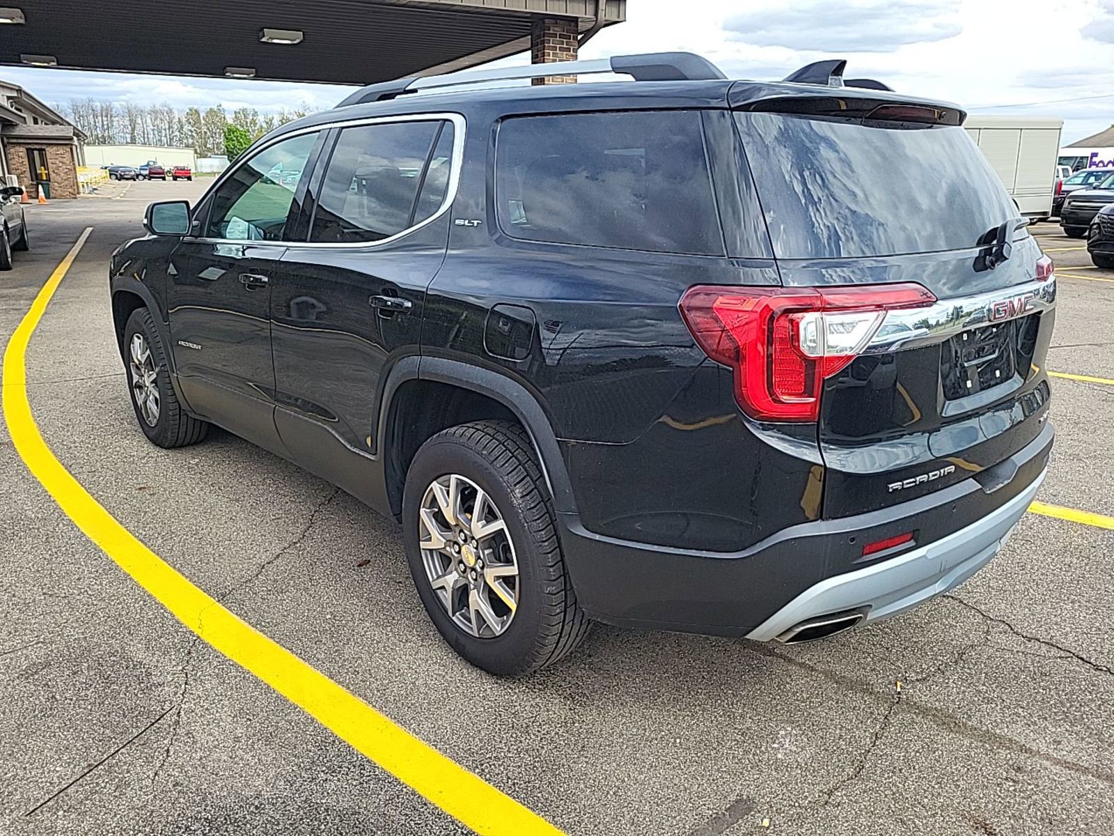 Used 2020 GMC Acadia SLT AWD/4WD image 6