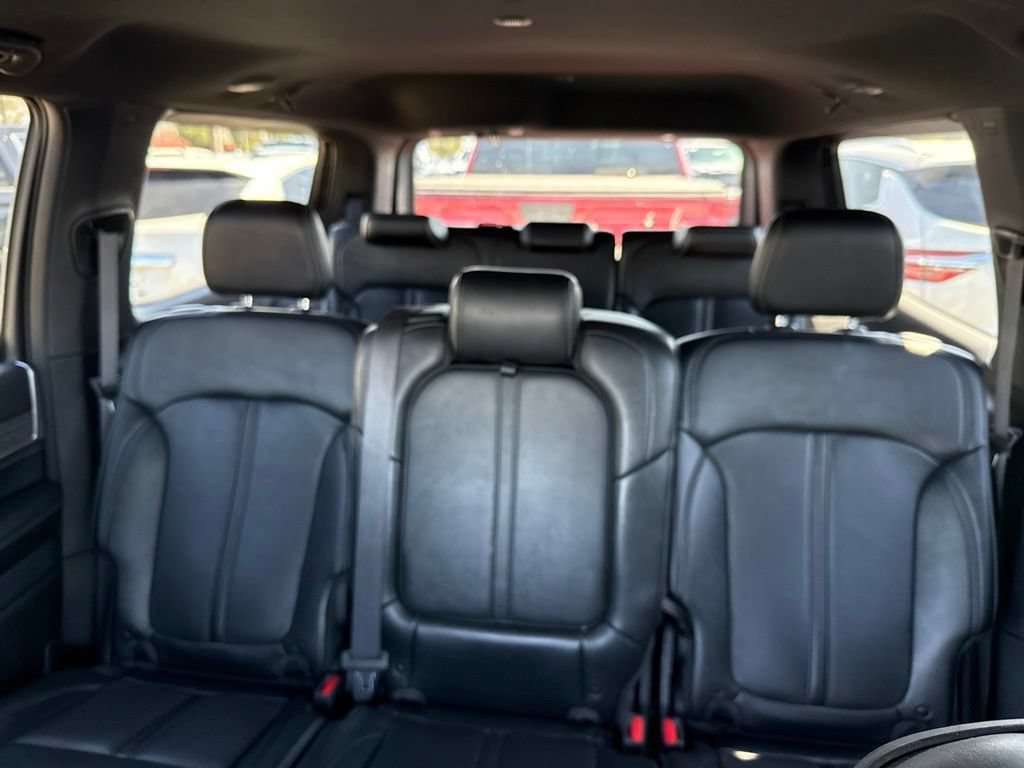 Used 2024 Jeep Wagoneer Series II w/ Flexible Seating Group RWD image 12